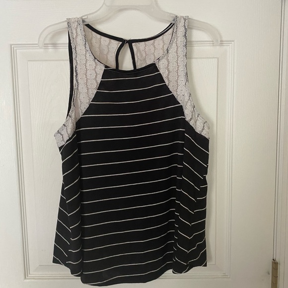 black and white tank - Picture 1 of 5
